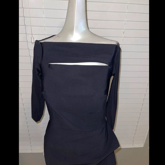 Chiara Boni La Petite Robe
Kate Slit-Detail Boatneck Gown - Picture 8 of 10